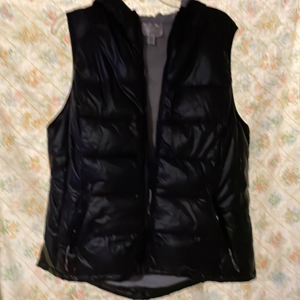 Tangerine XXL Black Hooded Puffer Vest zipper Pockets, excellent condition